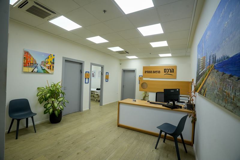 דלפק הקבלה בהרכס – מרפאת מומחים